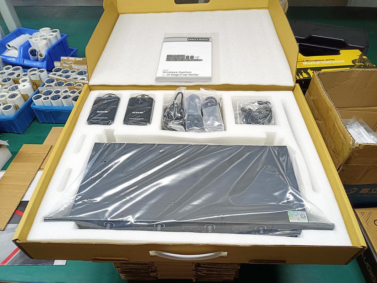 EM-D04 Four Channel Wireless In-Ear Monitor System