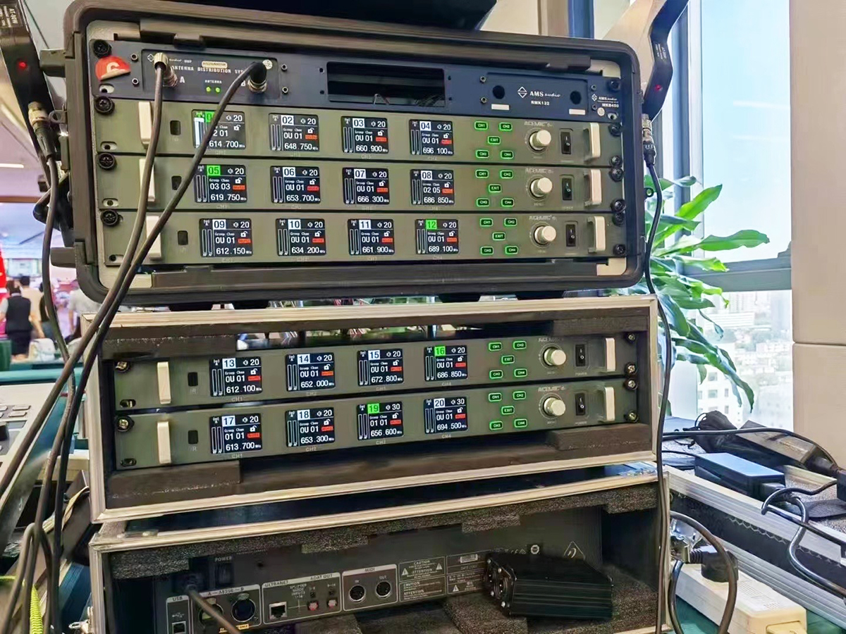 X4 Four Channel Wireless Microphone System