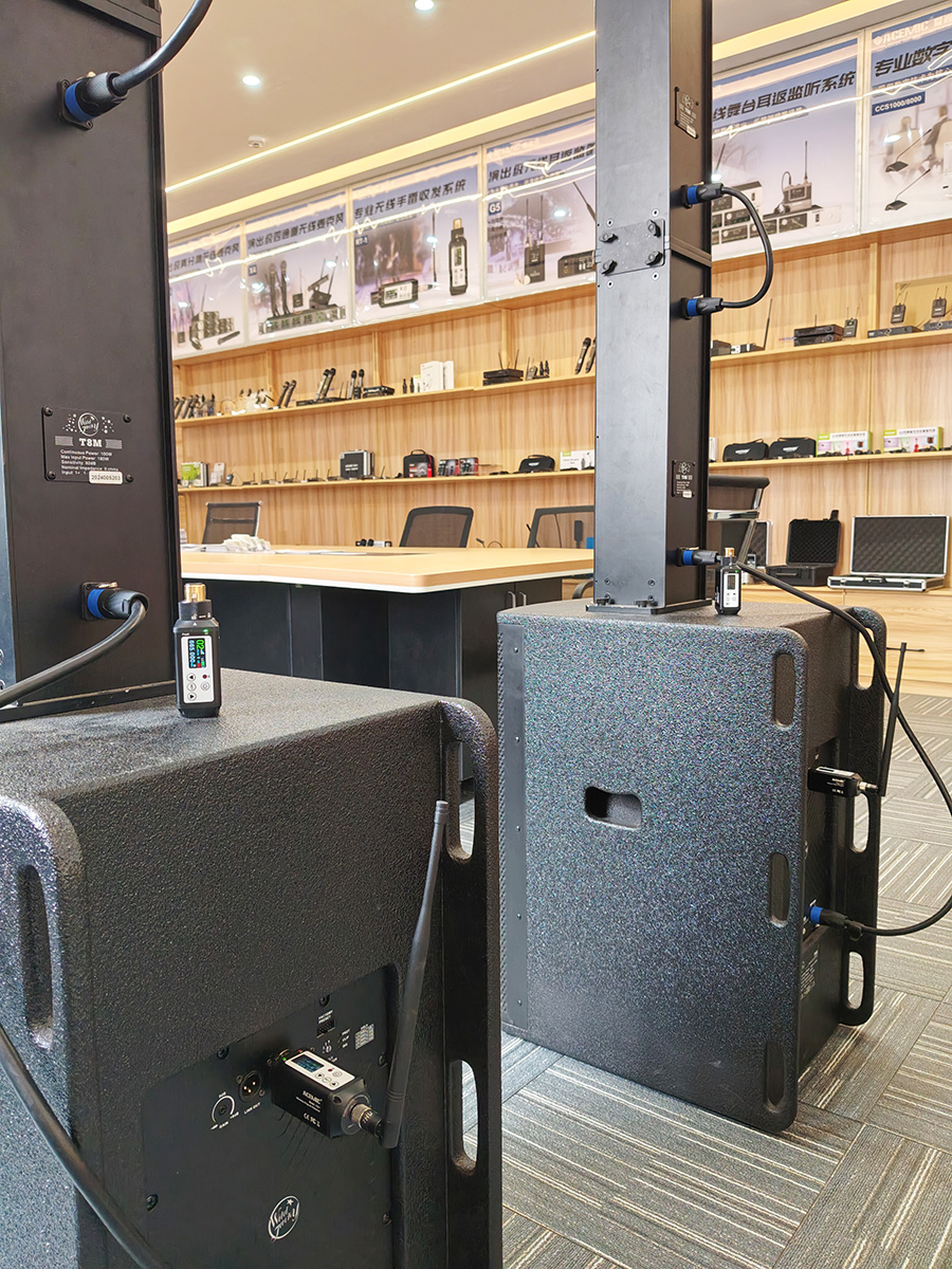 RT-1 Plug-On XLR Wireless Transmitter and Receiver