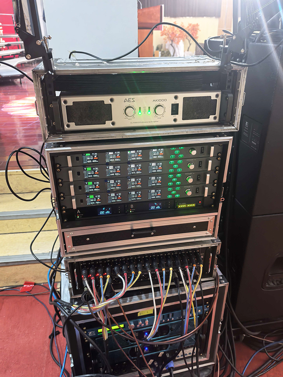 X4 Four Channel Wireless Microphone System