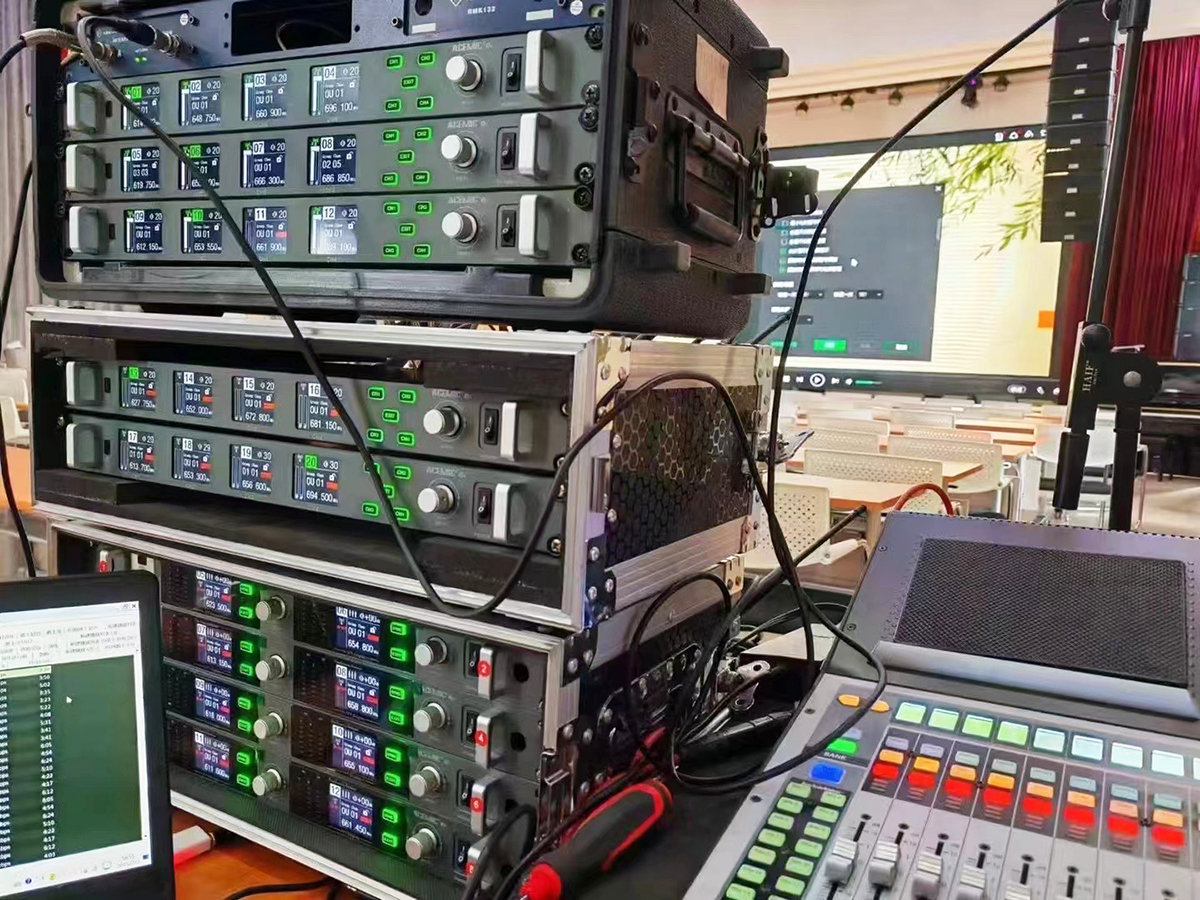 X4 Four Channel Wireless Microphone System