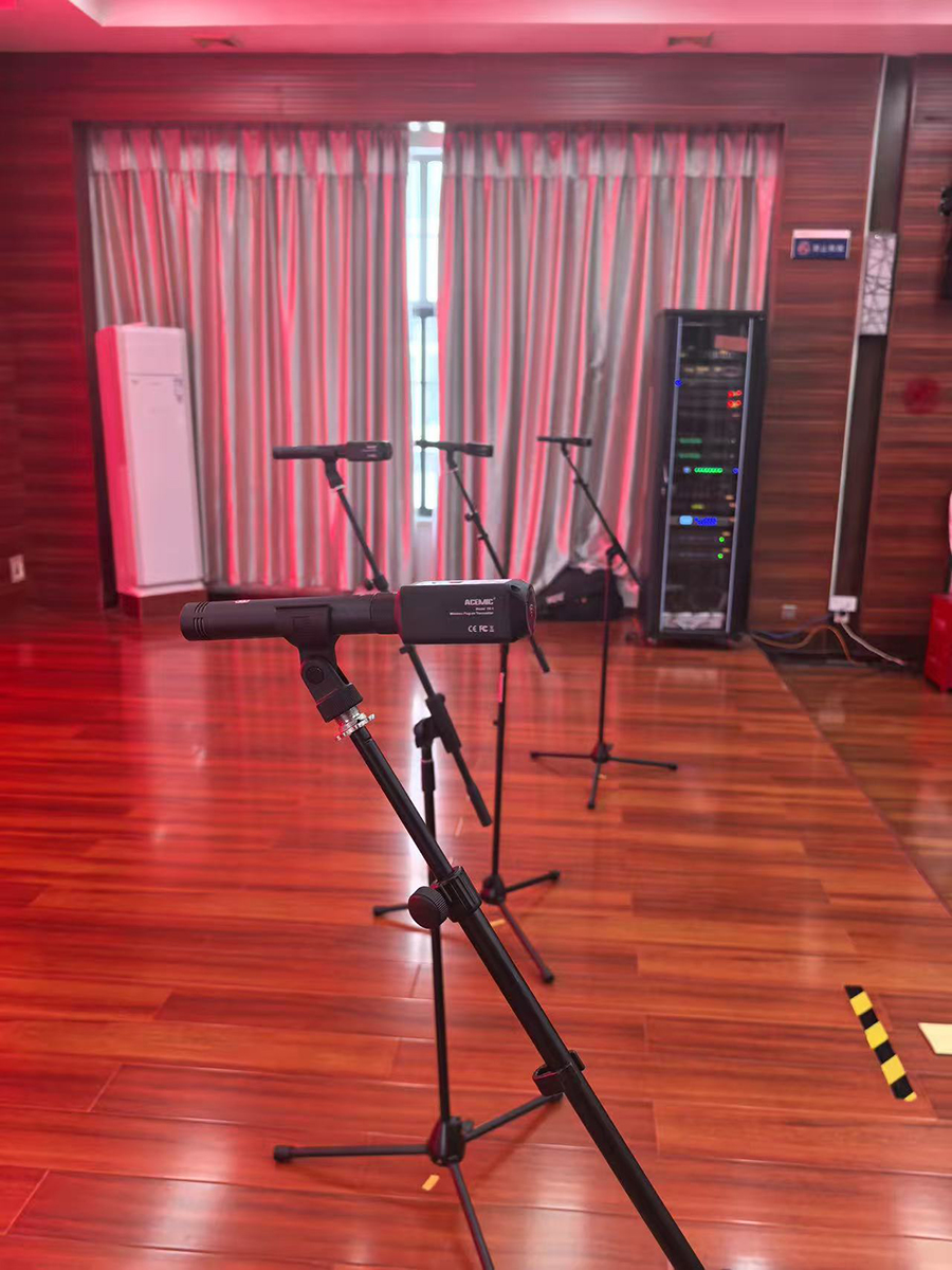 X4 Four Channel Wireless Microphone System