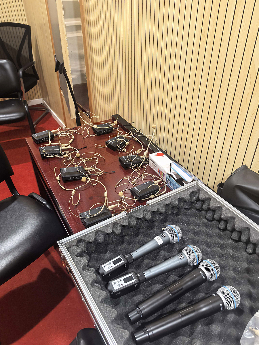 X4 Four Channel Wireless Microphone System