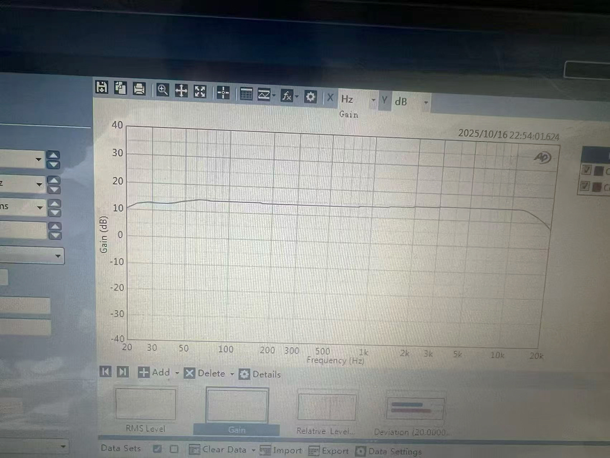RT-1 Plug-On XLR Wireless Transmitter and Receiver