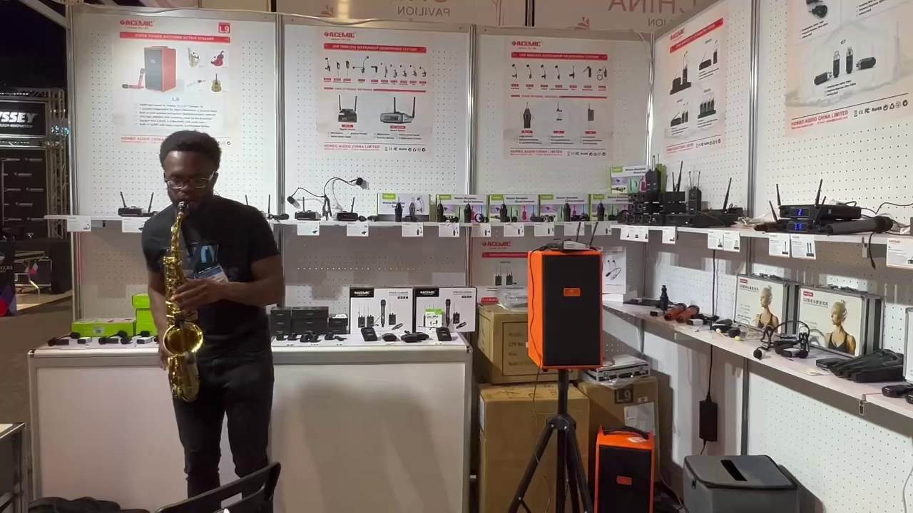 Wired Saxophone Microphone ST-2