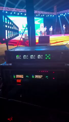 4 Wireless Microphone System X4