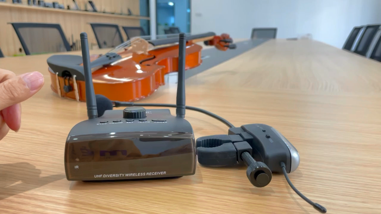 PR-8ECHO/ST-4 Wireless Saxophone Microphone with 3 Echo